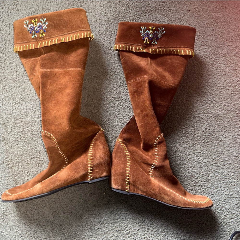 Vintage Aldo Southwestern Tall Moccasin Wedge Beaded shade/Leather Festival Boot - Picture 3 of 6